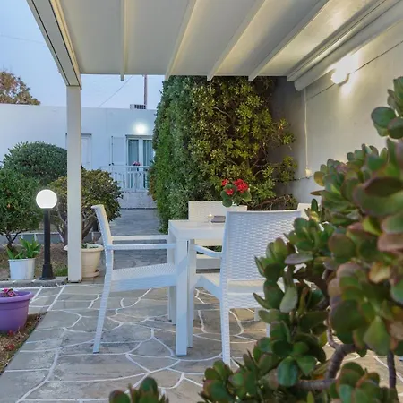 John's & Apartment Parikia (Paros)