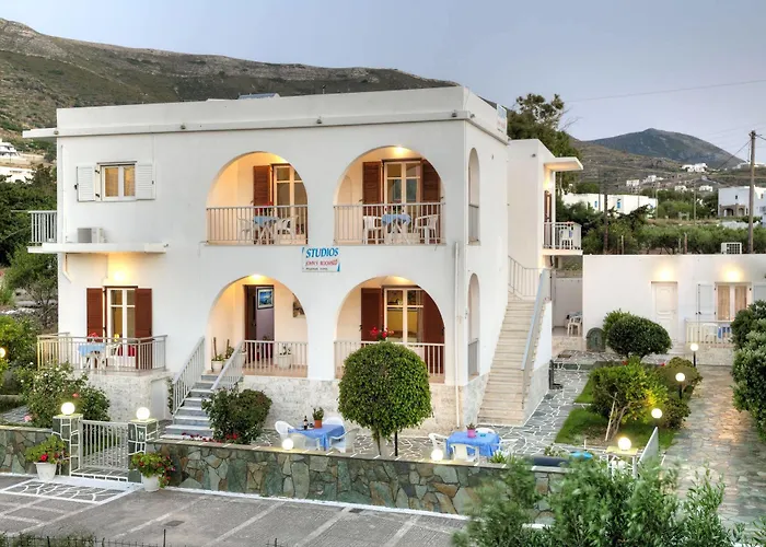 John's & Apartment Parikia (Paros)