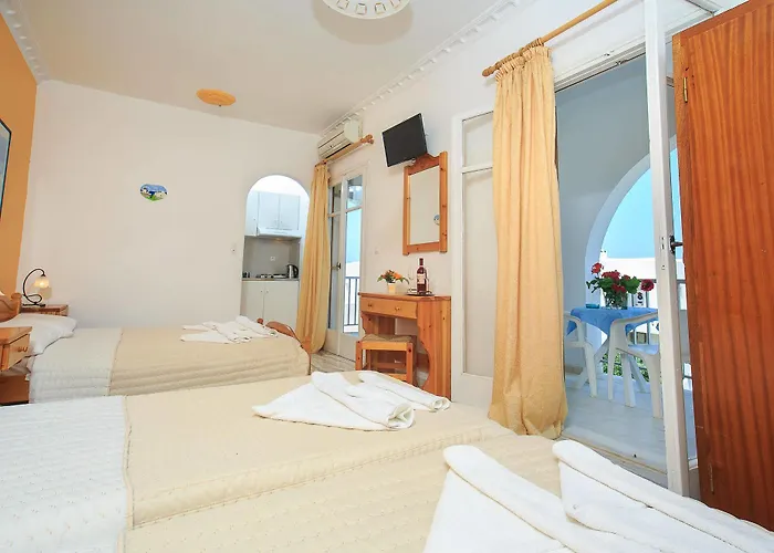 John's & Apartment Parikia (Paros)