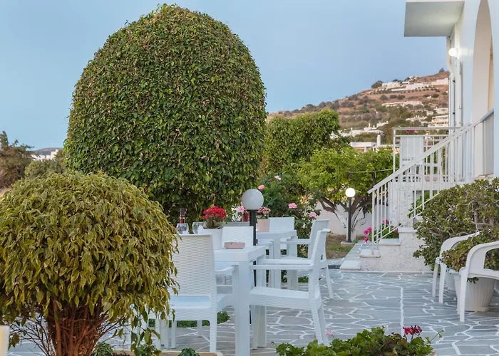 John's & Apartment Parikia (Paros)