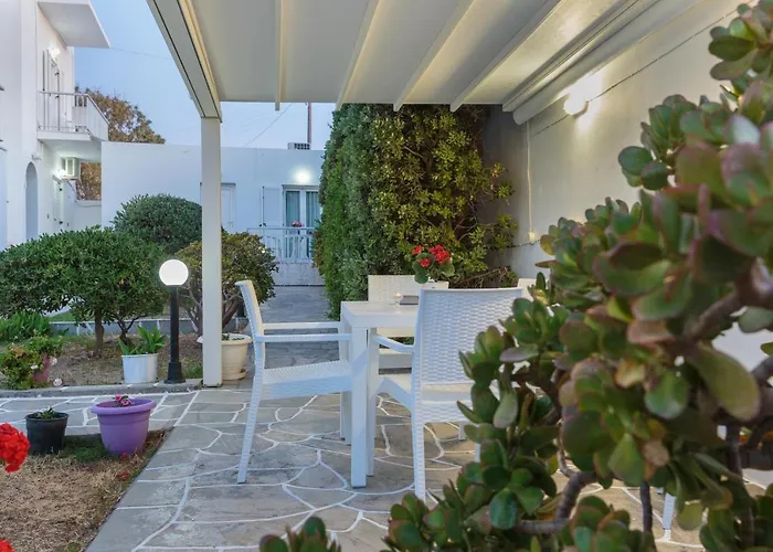 John's & Apartment Parikia (Paros)