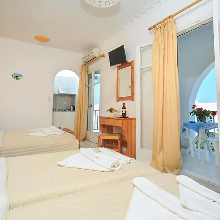 John's & Apartment Parikia (Paros)